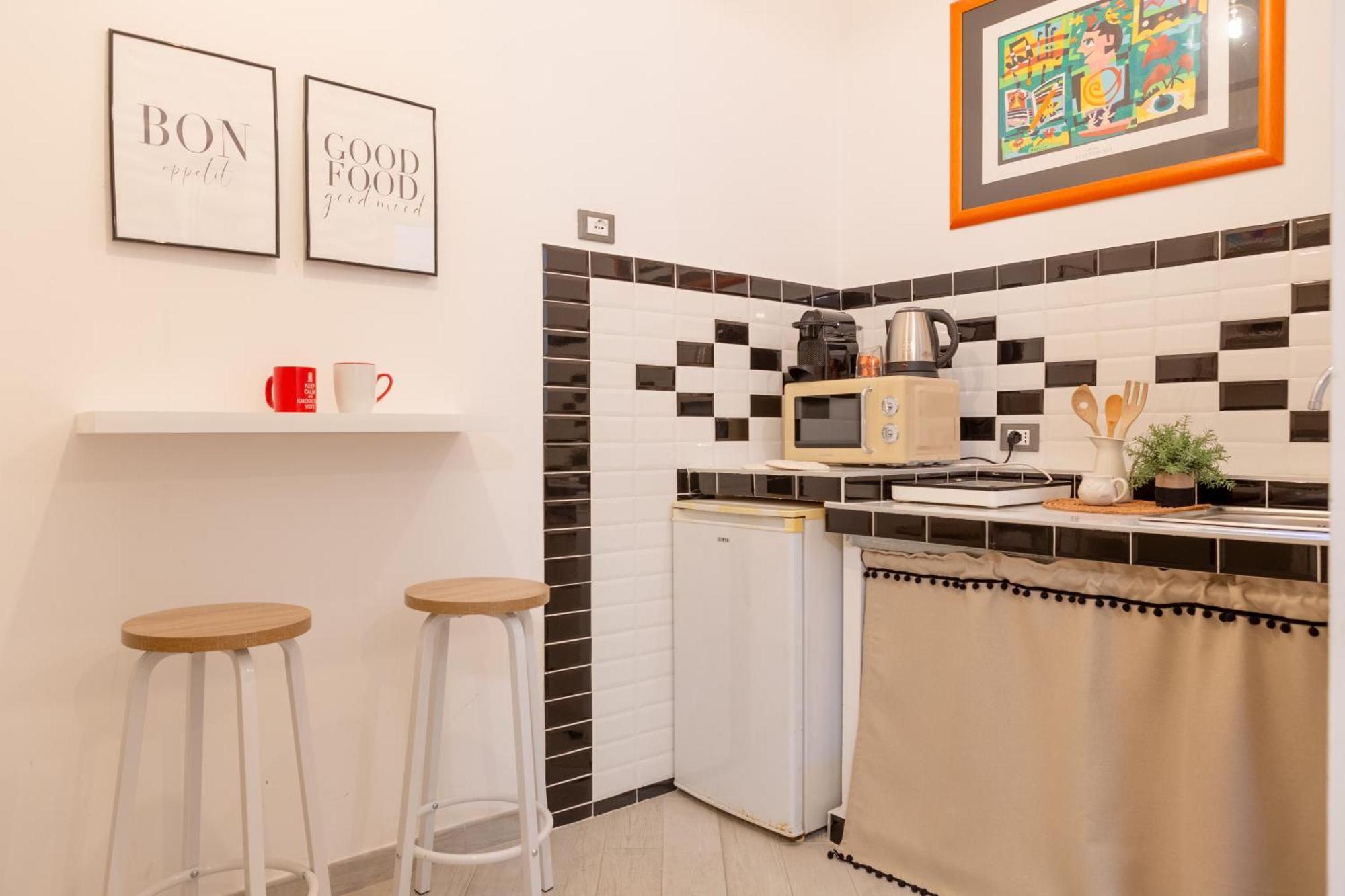 Stanza Comoda E Silenziosa Con Bagno Privato E Area Lavoro E Relax โรม ภายนอก รูปภาพ