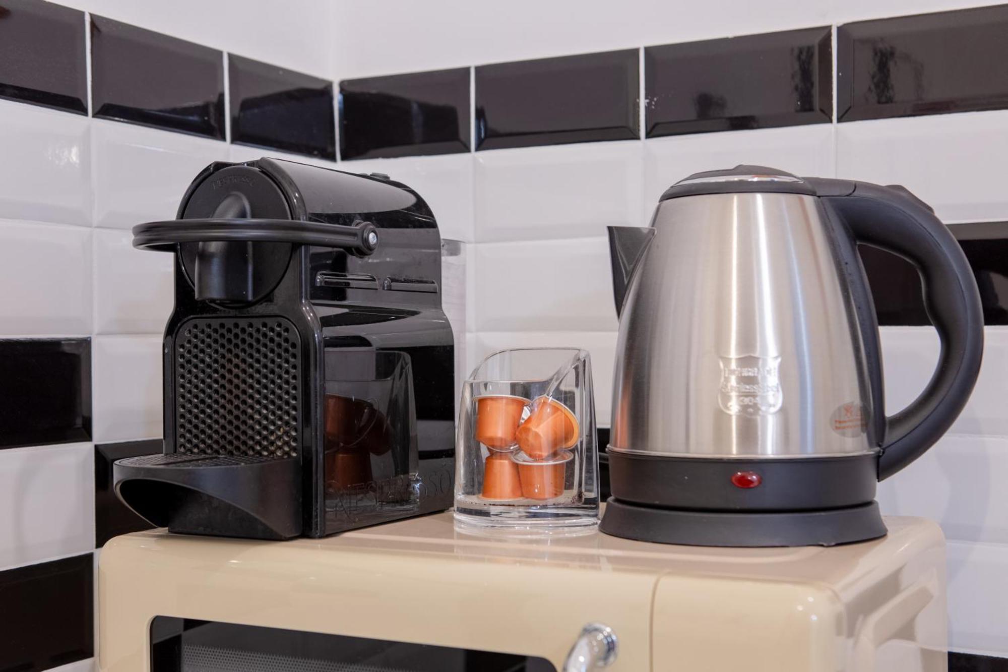 Stanza Comoda E Silenziosa Con Bagno Privato E Area Lavoro E Relax โรม ภายนอก รูปภาพ
